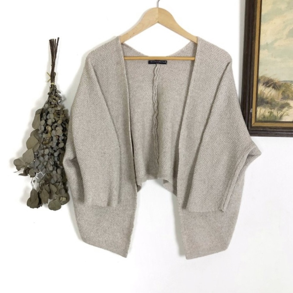 Brandy Melville low-hi sandy oatmeal shawl